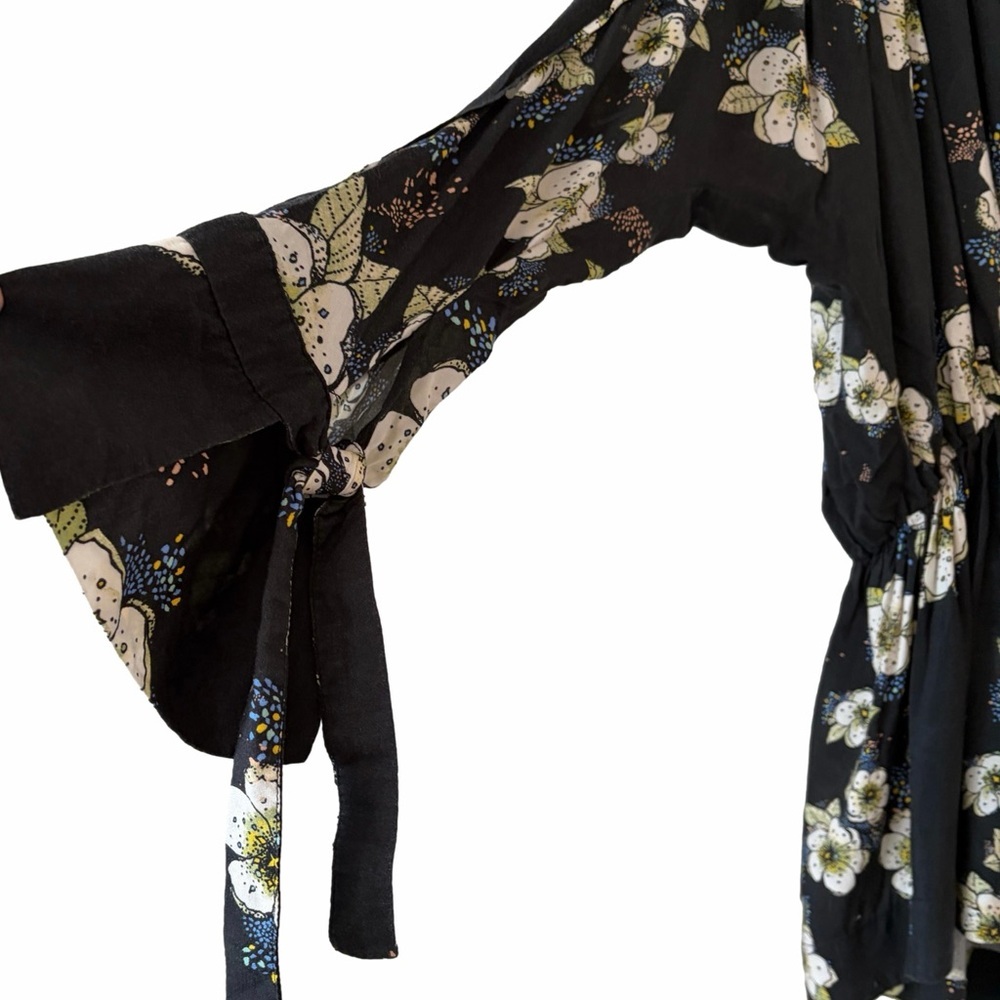 Urban Outfitters XL BOHO 100% Rayon Black Floral Long Sleeve Tunic VNeck - Picture 4 of 7